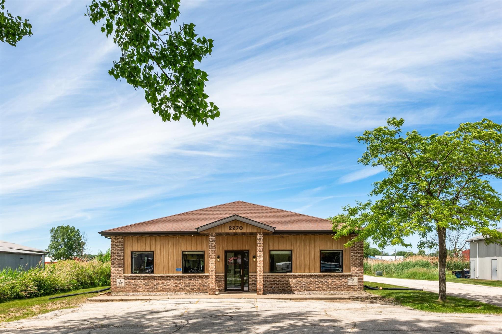 High-Quality Multi-Use Commercial Building in Howard