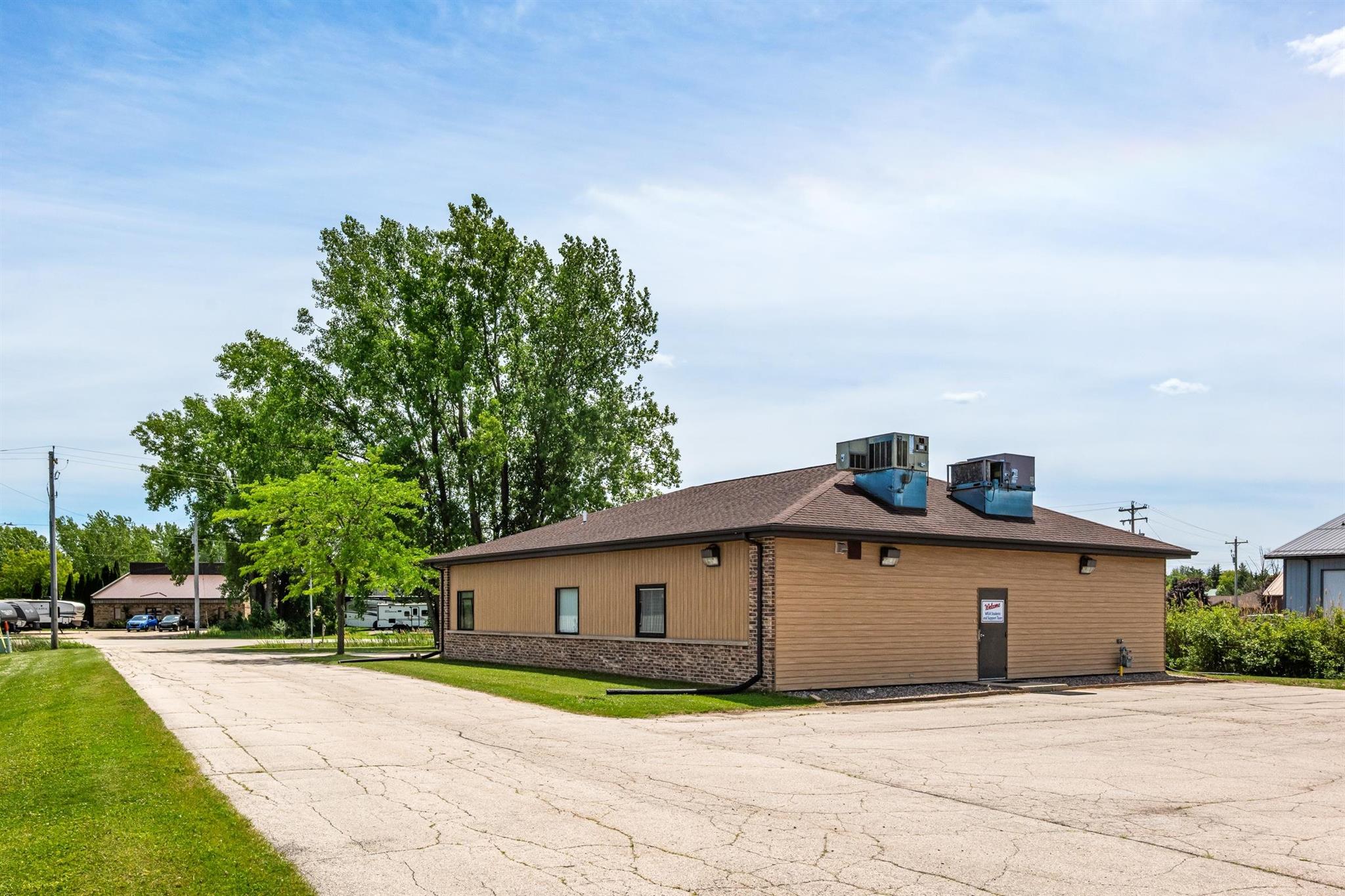 High-Quality Multi-Use Commercial Building in Howard - Image 35